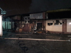 Только после Нового года назовут причину пожара на рынке на Титова в Волгограде