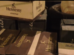 Житель Самары пытался ввезти в Волгоград 633 бутылки сомнительного элитного алкоголя