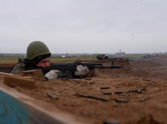 Мобилизованные прошли огневую подготовку для СВО на полигоне под Волгоградом