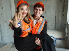 Волгоградка Аня Покров и Артур Бабич купили квартиру в Москве 