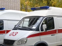 Водитель за рулем Skoda сбил женщину с 1,5-годовалым ребенком на руках в Волжском