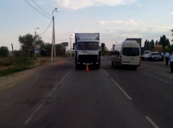 В Камышине 29-летний парень выжил после наезда грузовика МАЗ