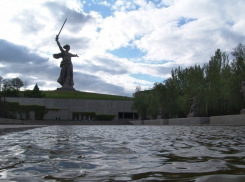  ﻿На Мамаевом кургане Волгограда осушили Озеро слез