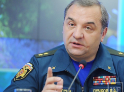 Министр МЧС Владимир Пучков прилетел в Волгоград