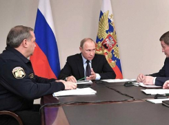 Губернатор региона Андрей Бочаров не смог ответить Владимиру Путину