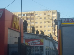 «Снести к чертям»: продавцы сгоревшего рынка «Олимпия» подсчитывают убытки