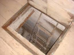 Под Волгоградом из погреба спасатели достали 77-летнего пенсионера