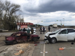 В ДТП Daewoo и Lada в Волгоградской области погибла женщина и двое пострадали