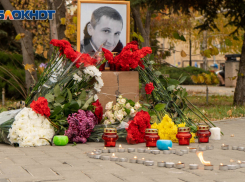 «Суд затягивают»: прошел год с убийства в Сбербанке в Волгограде из-за конфликта в родительском чате