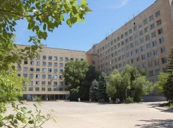 Уволен  главврач скандальной больницы им. Фишера, где скончался 31-летний волжанин