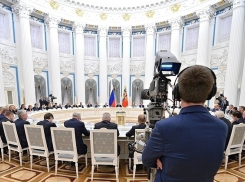 Андрей Бочаров стал участником заседания комиссии при Президенте РФ