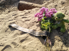 «Копали навстречу друг другу»: приятель раздавленного плитой школьника рассказал о минутах до трагедии