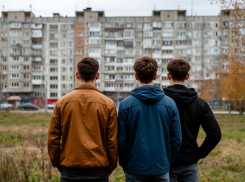«Забрали деньги и заставили извиняться на коленях»: Бастрыкин заинтересовался бандой волгоградских подростков 