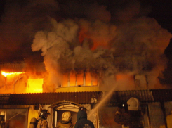 В Михайловке из горящего магазина эвакуировали 20 человек