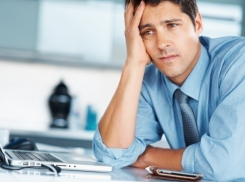 Под Волгоградом пристав изъял у бизнесмена 90 автозапчастей на 100 тысяч