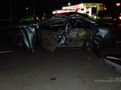 Mitsubishi Lancer попал под колеса  КАМАЗа под Волгоградом: пострадали двое 