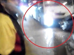Авария с пострадавшими и сбежавшим водителем в Волгограде попала на видео 