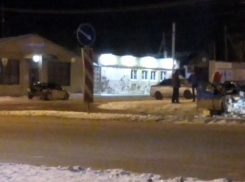 В смертельном ДТП в центре Волгограда столкнулись ВАЗ и «Волга» 