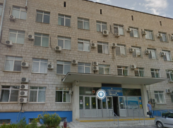 Пациентов на рентген не принимают в травмпункте в центре Волгограда