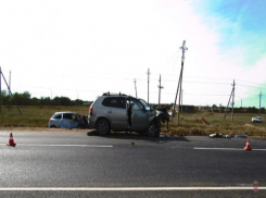 Смертельное ДТП произошло на трассе Волгоград-Астрахань: водитель погибла, четыре человека в больнице