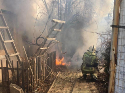 Дачница пострадала в загоревшемся доме под Волгоградом