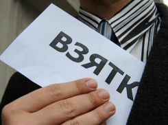Замдиректора фирмы в Волгограде отдал приставу 20 тысяч взятки вместо 2 млн долга