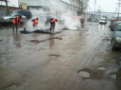 В Волгограде дождь не мешает ремонту дорог 