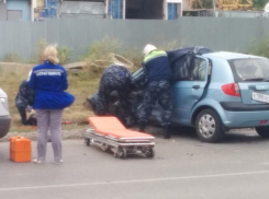 На Семи ветрах Land Rover зажал женщину-водителя в Hyundai Getz