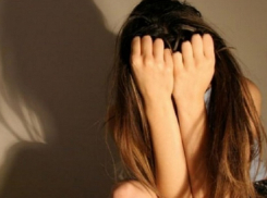 Под Волгоградом 23-летний парень совратил 15-летнюю подругу детства