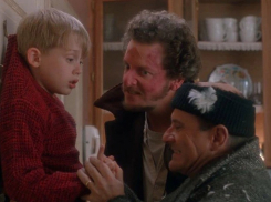 Как не превратить жизнь ребенка в сценарий фильма «Один дома» под Новый год, рассказали волгоградцам