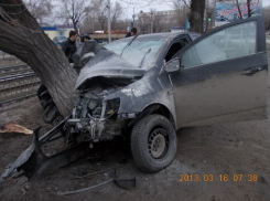 Волгоградец попал в аварию из-за камня, лежащего посреди проезжей части