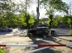 На севере Волгограда автоледи на «ВАЗ-2108» снесла световую опору