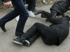 В Волжском пятеро мужчин идут под суд за избиение троих человек