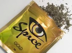 В Волгограде 17-летний парень продавал подросткам спайс