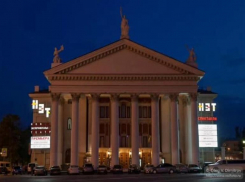 Развал некогда успешного театра налицо, - волгоградцы о событиях внутри НЭТа