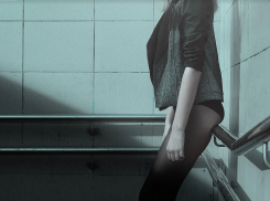 В салоне эротического массажа в центре Волгограда задержали проститутку