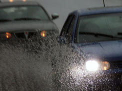 Из-за ливня в Волгограде остановились трамваи и троллейбусы