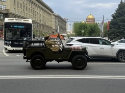 Военная техника проехала в неожиданном месте Волгограда 
