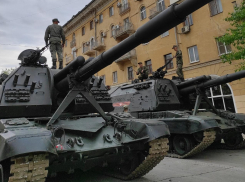 В Волгограде завершился парад Победы: фото и видео участников и зрителей