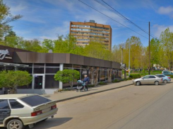 Мужчина открыл стрельбу у кафе в Волгограде