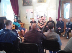 «Сообщи, где торгуют смертью!»: Волгоград говорит «нет» зависимости