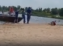 Двое мужчин утонули на диком пляже под Волгоградом 