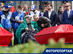 На Мамаевом кургане похоронили безымянных участников Сталинградской битвы