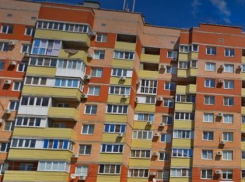 Труп сорокалетнего мужчины нашли под окнами высотки под Волгоградом 