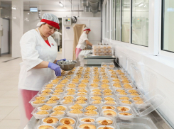 В Волгоградской области учеников младших классов будут кормить бесплатными обедами