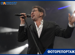 Признание в любви Лепсу, массовый уход зрителей и очереди: яркие кадры PSF в Волгограде