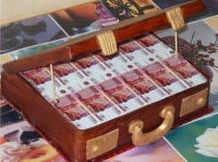 Завотделением больницы в Камышине кинул мошенникам с балкона 700 тысяч рублей