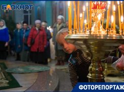 Как верующие волгоградцы встречали Рождество этой ночью, показал фотограф