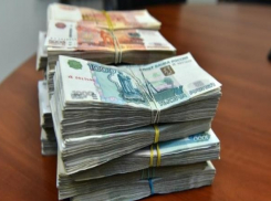 Стало известно, в какой партии волгоградские депутаты зарабатывают больше