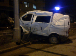 В центре Волгограда легковушка протаранила «Газель»: один погиб и двое пострадали